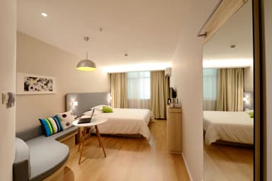 Grand Palace Hotel